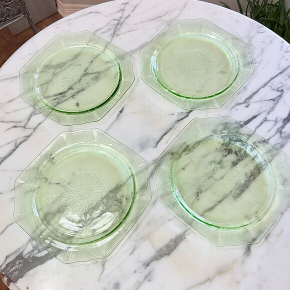 4 Uranium/Vaseline Depression Glass dinner plates 1930's Anchor Hocking - Picture 6 of 17